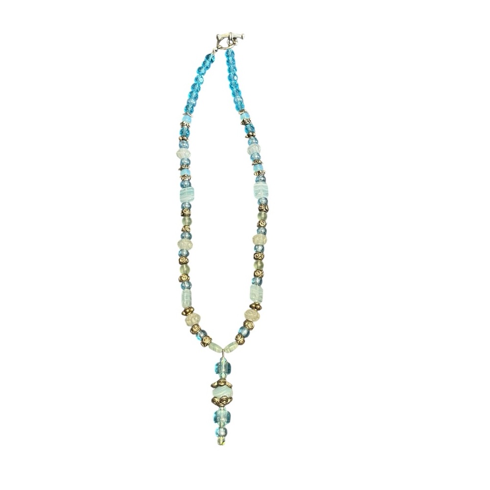 Chic Turquoise and Gold Beaded Necklace